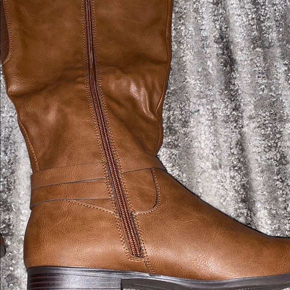 boots - Picture 3 of 3